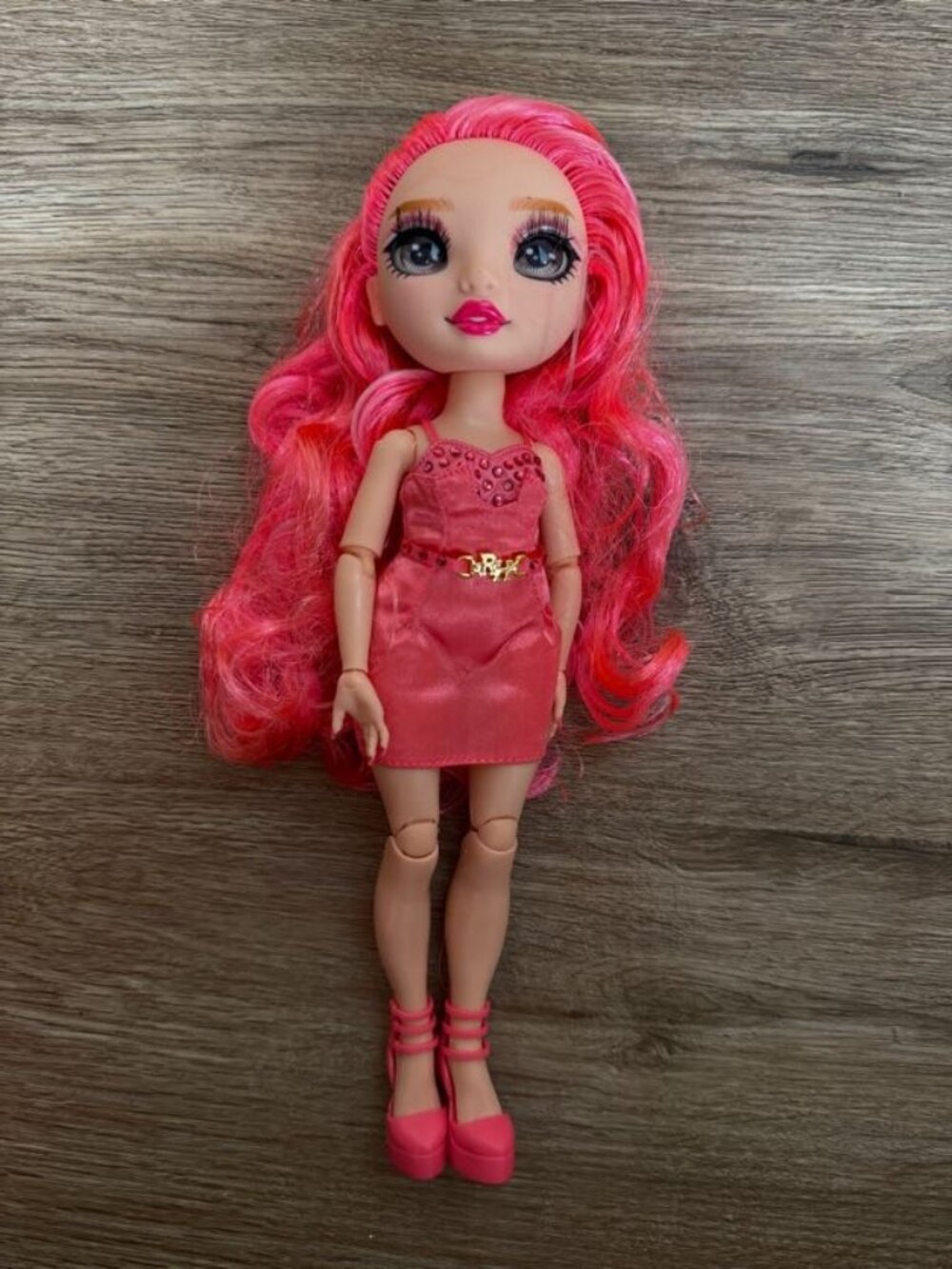 Rainbow High PRISCILLA PEREZ Pretty Fashion Doll with outfit